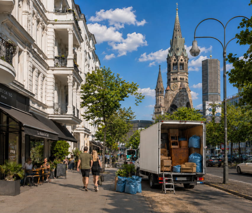 Professionelle Entrümpelung in Berlin Charlottenburg durch das Team von Umzug Schöpke.